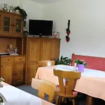 Haus Almrausch بيت ضيافة *